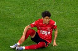 清晨山东泰山备战德甲，伤情更新细节曝光，赛场秩序良好，资深球员宣示担当(中信董事长王军的儿子)-泛亚电竞入口