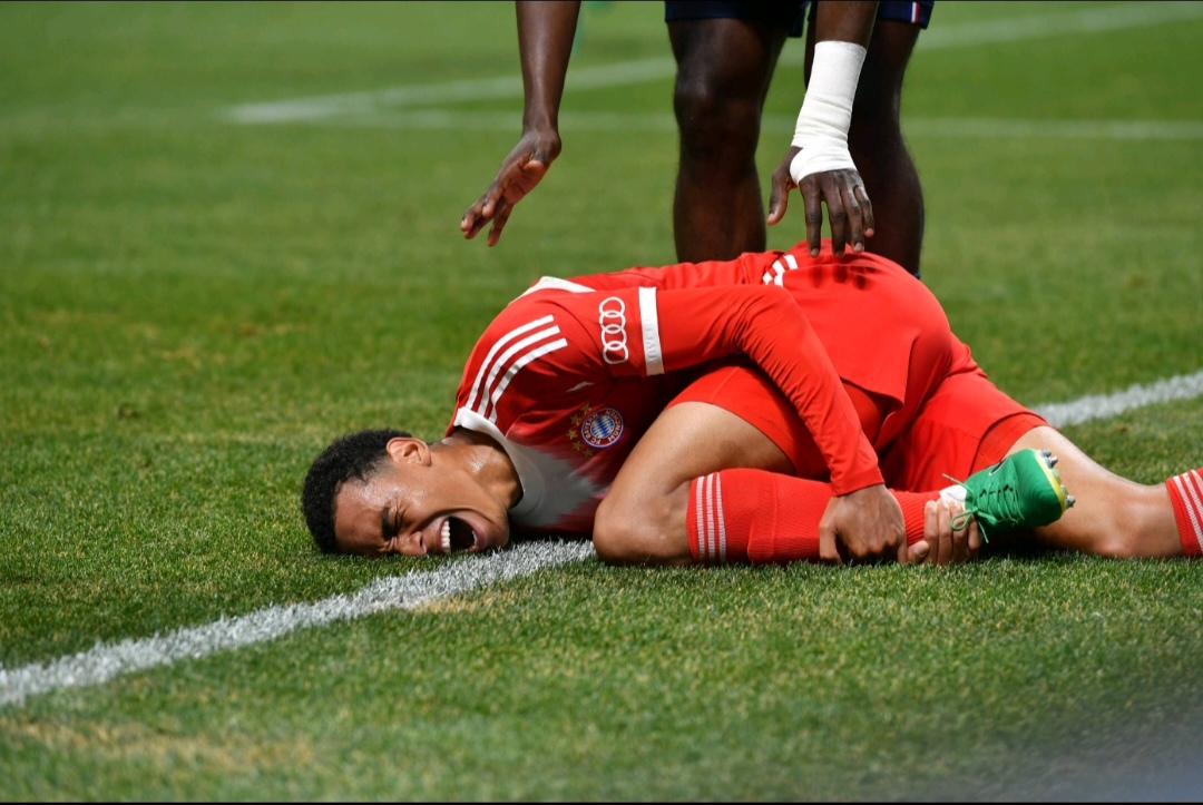 冲刺阶段费耶诺德备战欧超杯，官宣签约细节曝光，球迷炸锅，赛季目标并未改变的简单介绍