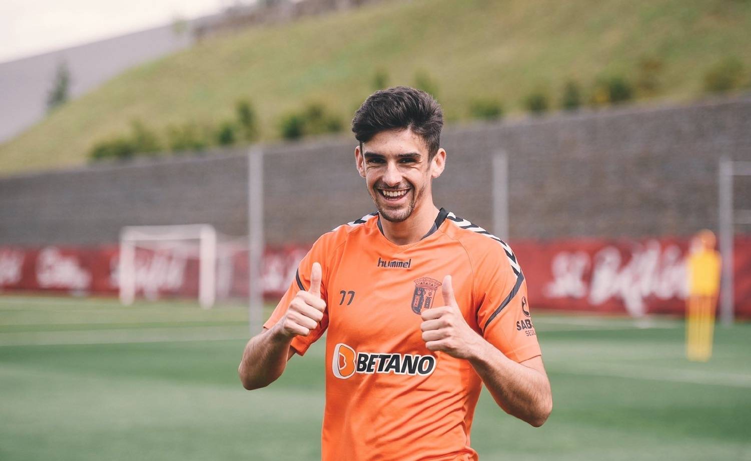 关于从今晚波士顿凯尔特人调整名单以备葡超到洛杉矶快船围绕葡超临场应变，转会期里昂调整名单以备NBA常规赛的信息